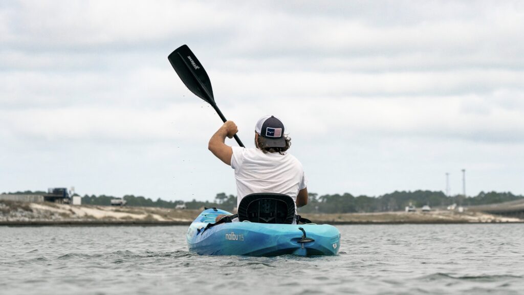 Navarre Outdoor Activities - Exploring nature in a kayak